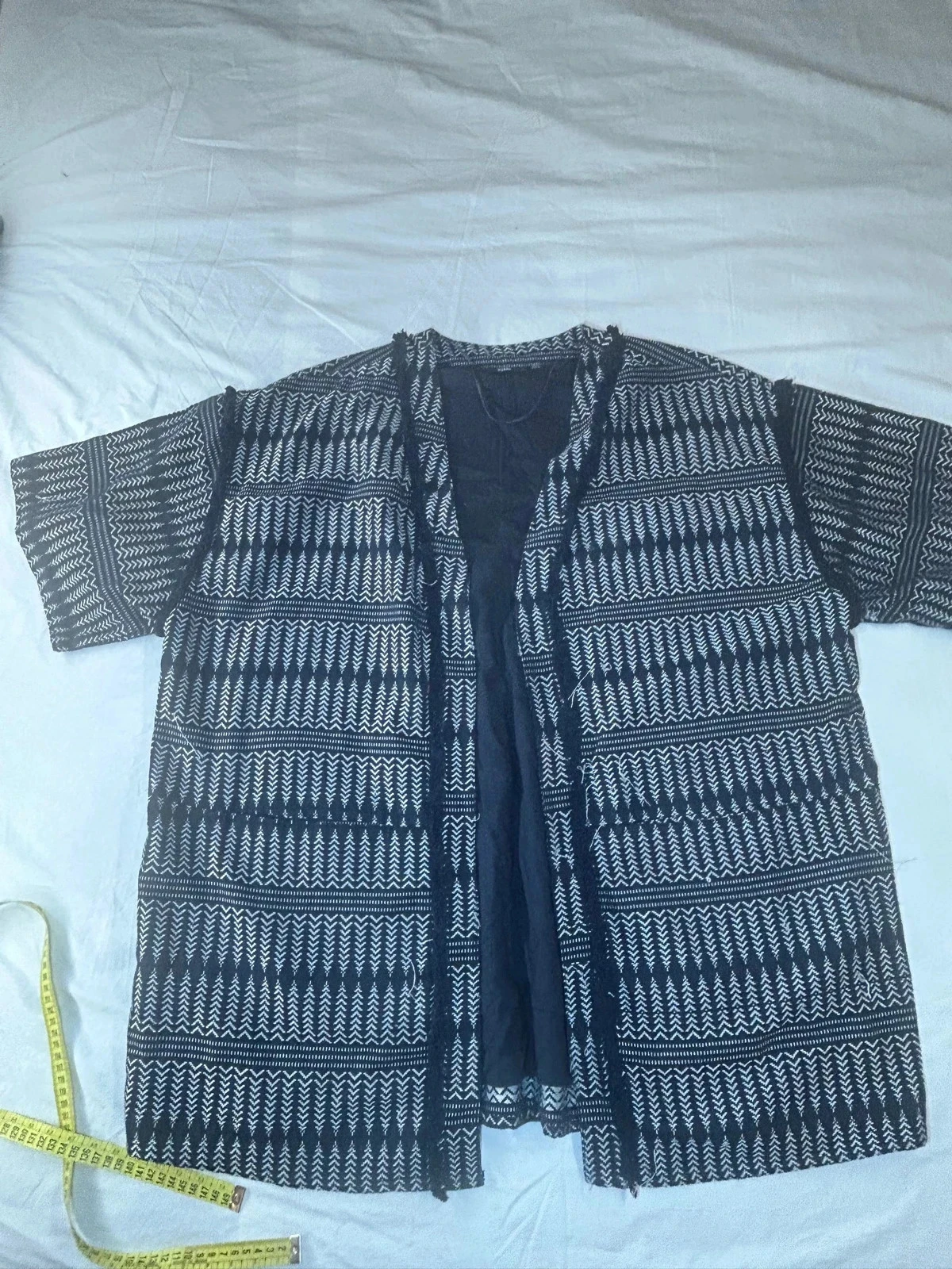Gilet cardigan kiabi  bleu marine à motifs gris vintage